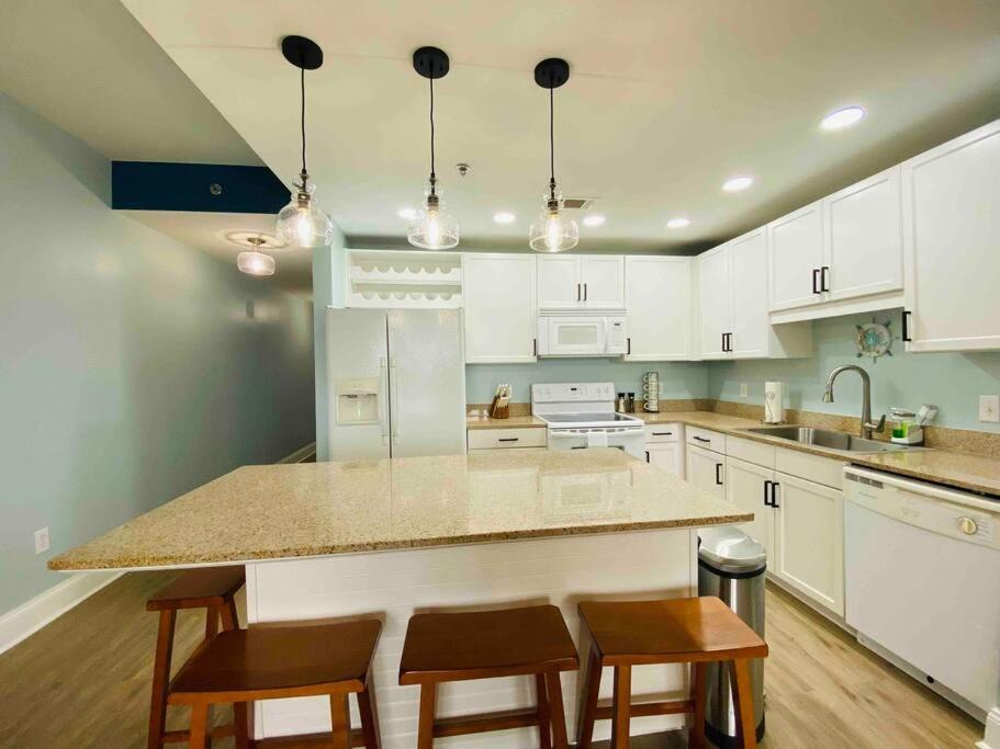 Apartment Style Luxury #930 *